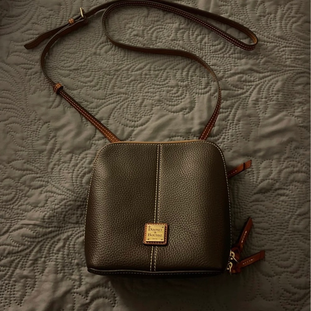 Dooney and Bourke crossbody bag